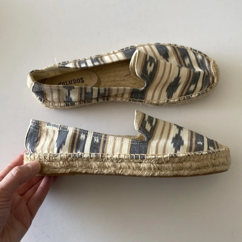 Soludos platform aztec ikat espadrilles women’s 10 blue tan EUC